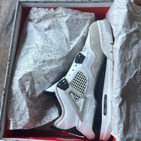 Air Jordan 4 Retro (GS) - Picture 12 of 15